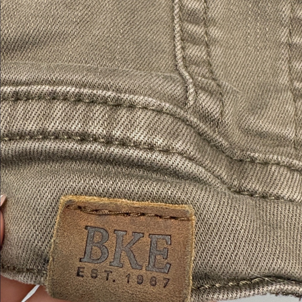 BKE Buckle Size Medium Woman’s Denim Jean Jacket - Picture 8 of 8